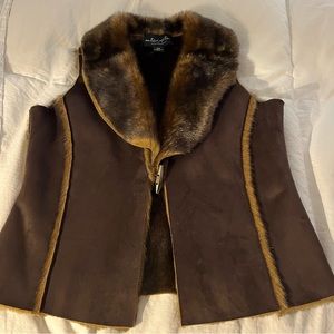 Beautiful winter brown vest-faux fur single button